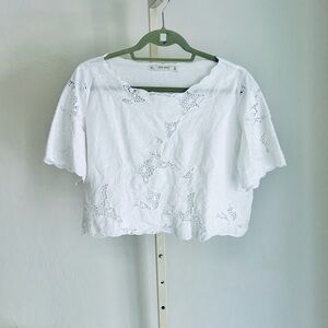 Zara Basic Collection White Cropped Embroidered Short Sleeve Top, Large